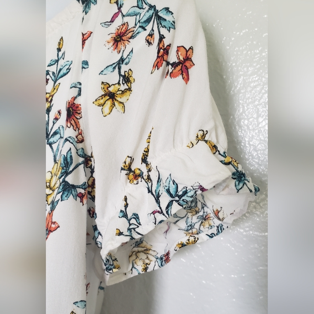 White Floral Crop Top Blouse Sz L Button Down Ruffled Sleeves Off The Shoulder - Picture 6 of 8